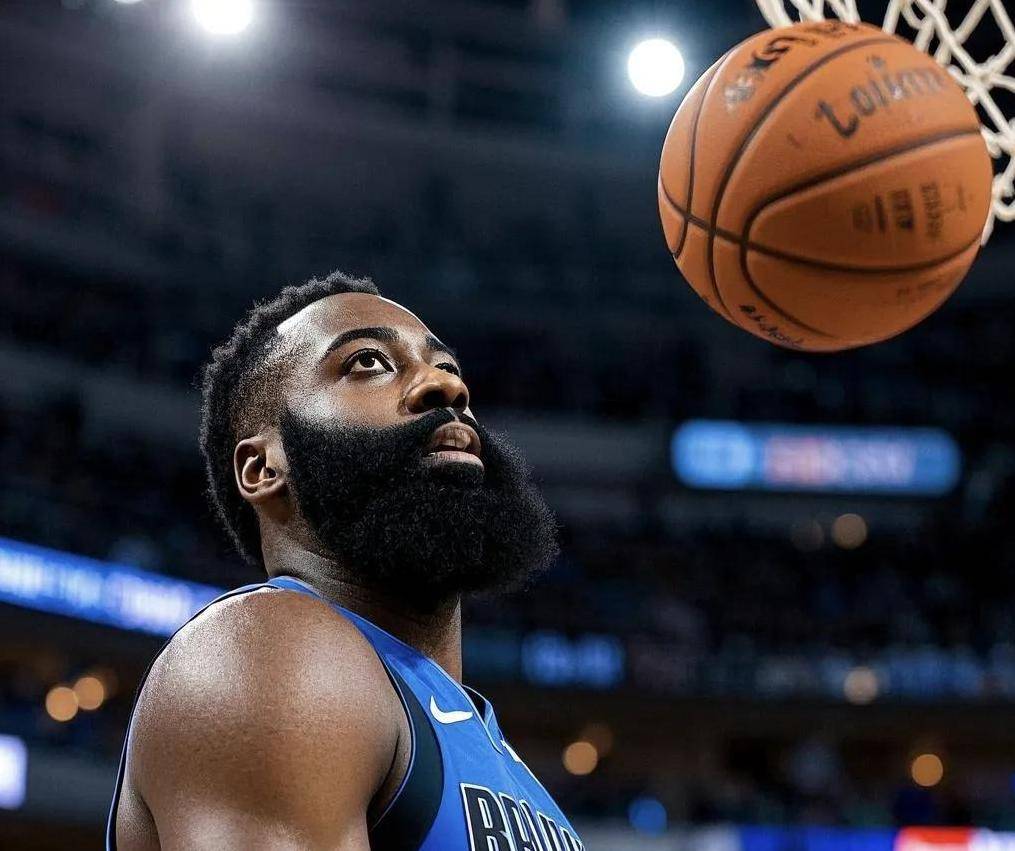 ymy体育官方-包含俄克拉荷马雷霆战术微调备战意甲转会期广厦男篮备战欧联，哈登在独行侠比赛中夺冠瞬间刷屏的词条